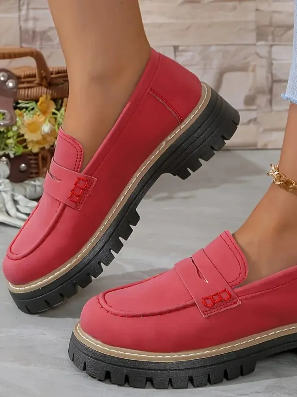Casual sandblasted British style women's shoes with thick heels and retro design Red
